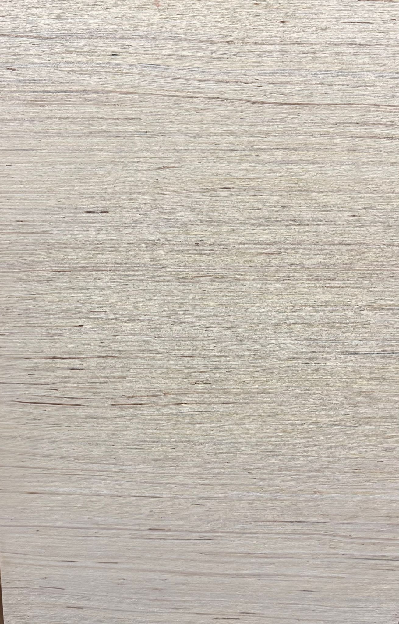 Uma placa de Contraplacado de Choupo Rosa de 6 mm 600x400